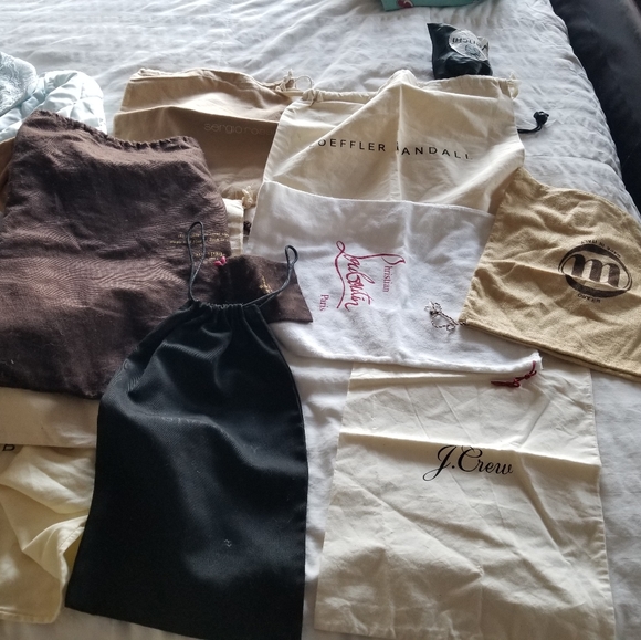 huge lot of designer Dust bags Prada, Bvlgari Louis Vuitton, Burberry etc - Picture 8 of 16